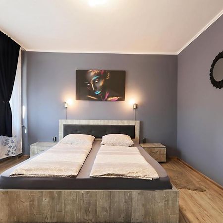 Garsoniera Paco Baile Felix Apartment Екстериор снимка
