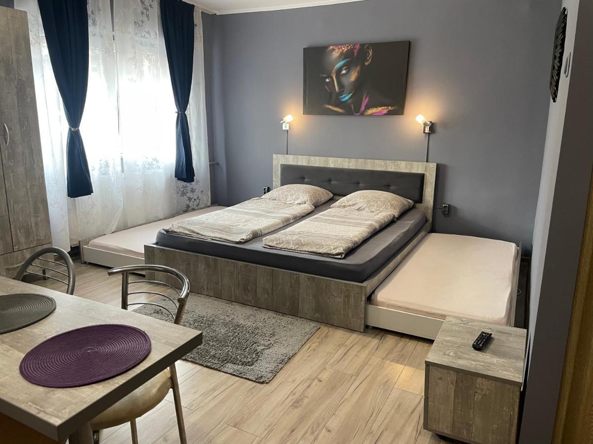 Garsoniera Paco Baile Felix Apartment Екстериор снимка